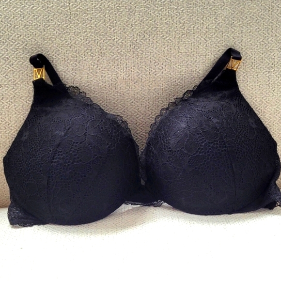Brand new Victoria Secret Bra - Picture 1 of 4